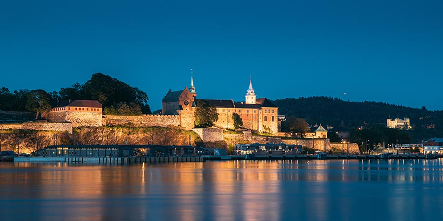 Viewing the sights of Oslo on a guided tour