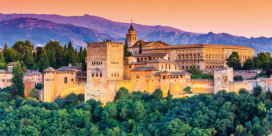Admiring Granada’s breathtaking Alhambra and Albaicín